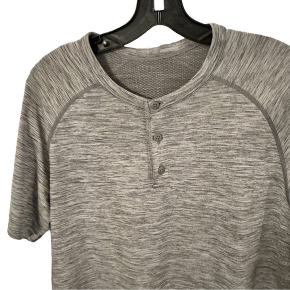 Lululemon Men’s Metal Vent Tech Short Sleeve Henley Slate Gray Size M - Picture 1 of 10